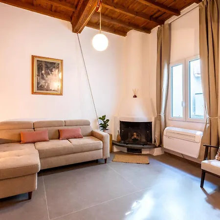 Stylish & Modern Near San Lorenzo Market Appartement Florence